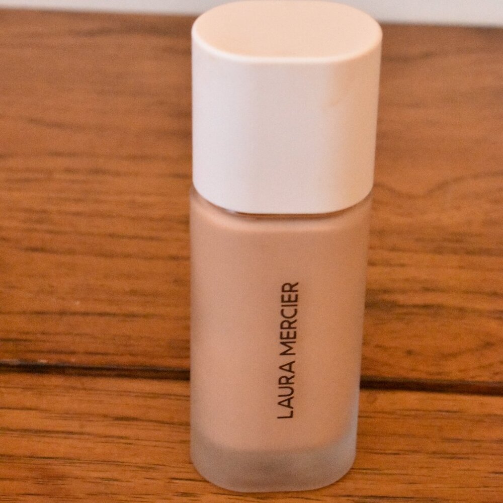 Laura Mercier Real Flawless Weightless Foundation 2C1 Ecru